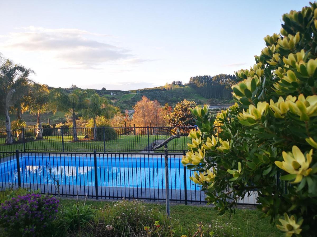 River Side Lodge Whakamarama Екстериор снимка