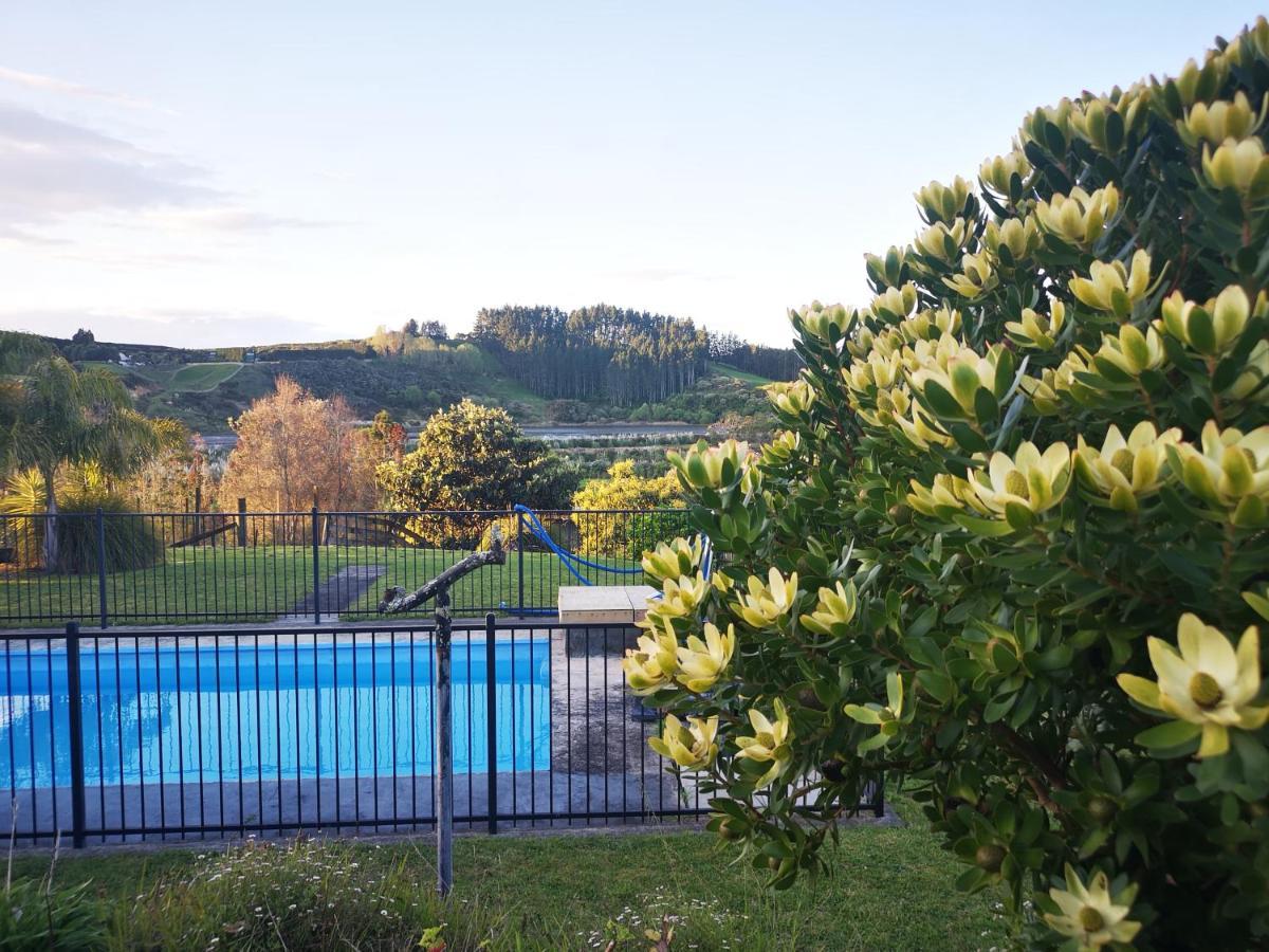 River Side Lodge Whakamarama Екстериор снимка
