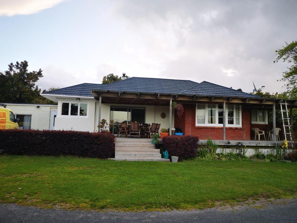 River Side Lodge Whakamarama Екстериор снимка